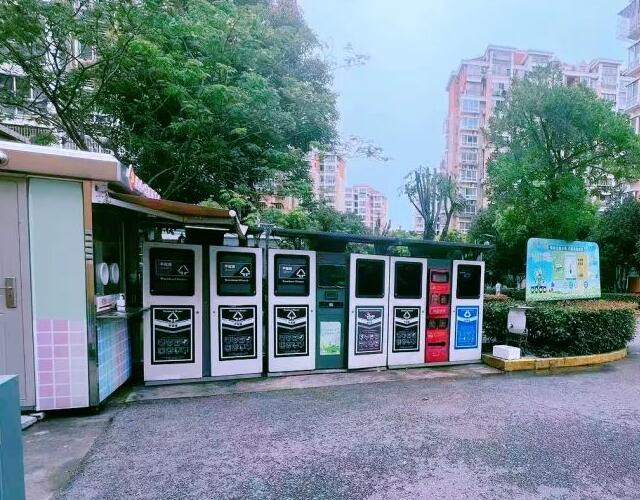 为何垃圾箱房里没有垃圾桶？