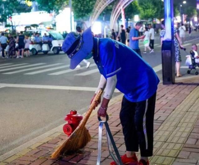 垃圾不落地，服务全天候